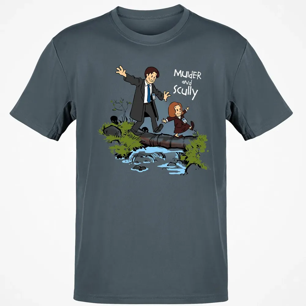 Mulder and Scully Classic Unisex T-Shirt - 4
