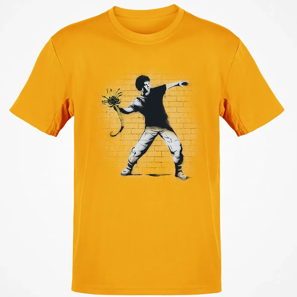 Alien Thrower Classic Unisex T-Shirt - 5