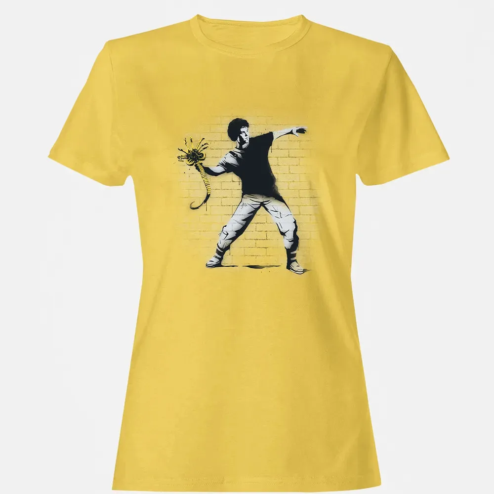 Alien Thrower Women's T-shirt - 4