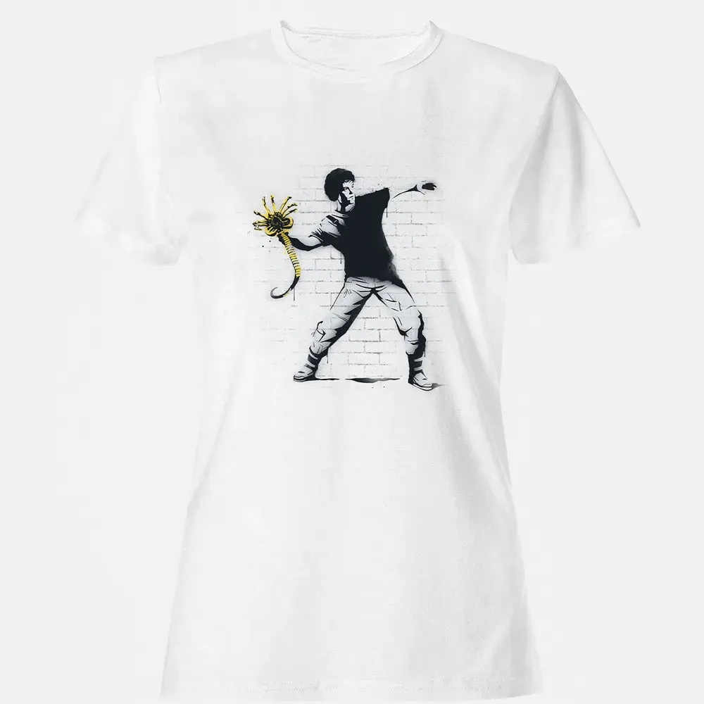 Alien Thrower Women's T-shirt - 16