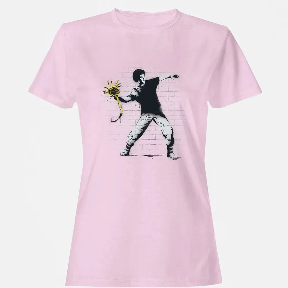 Alien Thrower Women's T-shirt - 9