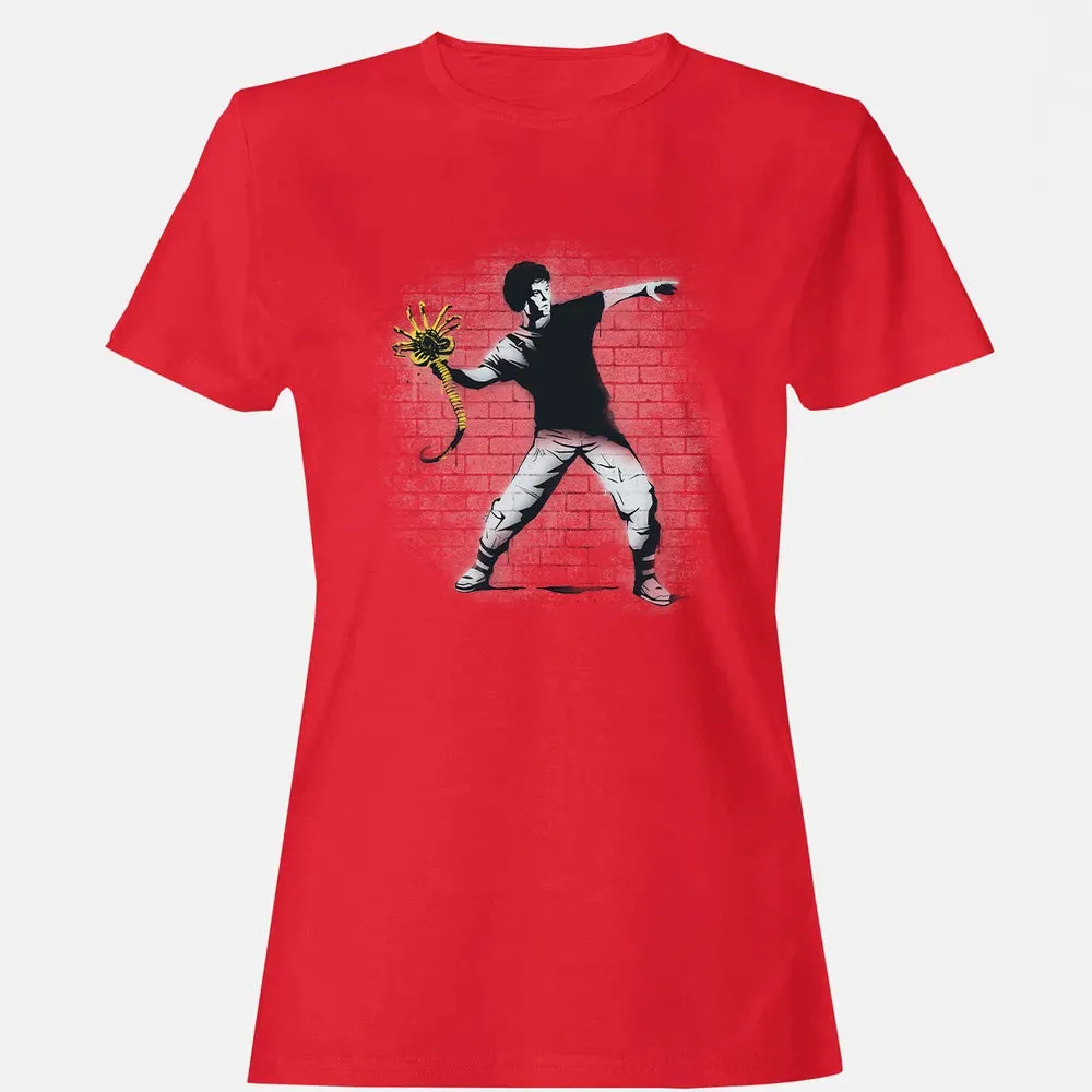 Alien Thrower Women's T-shirt - 13