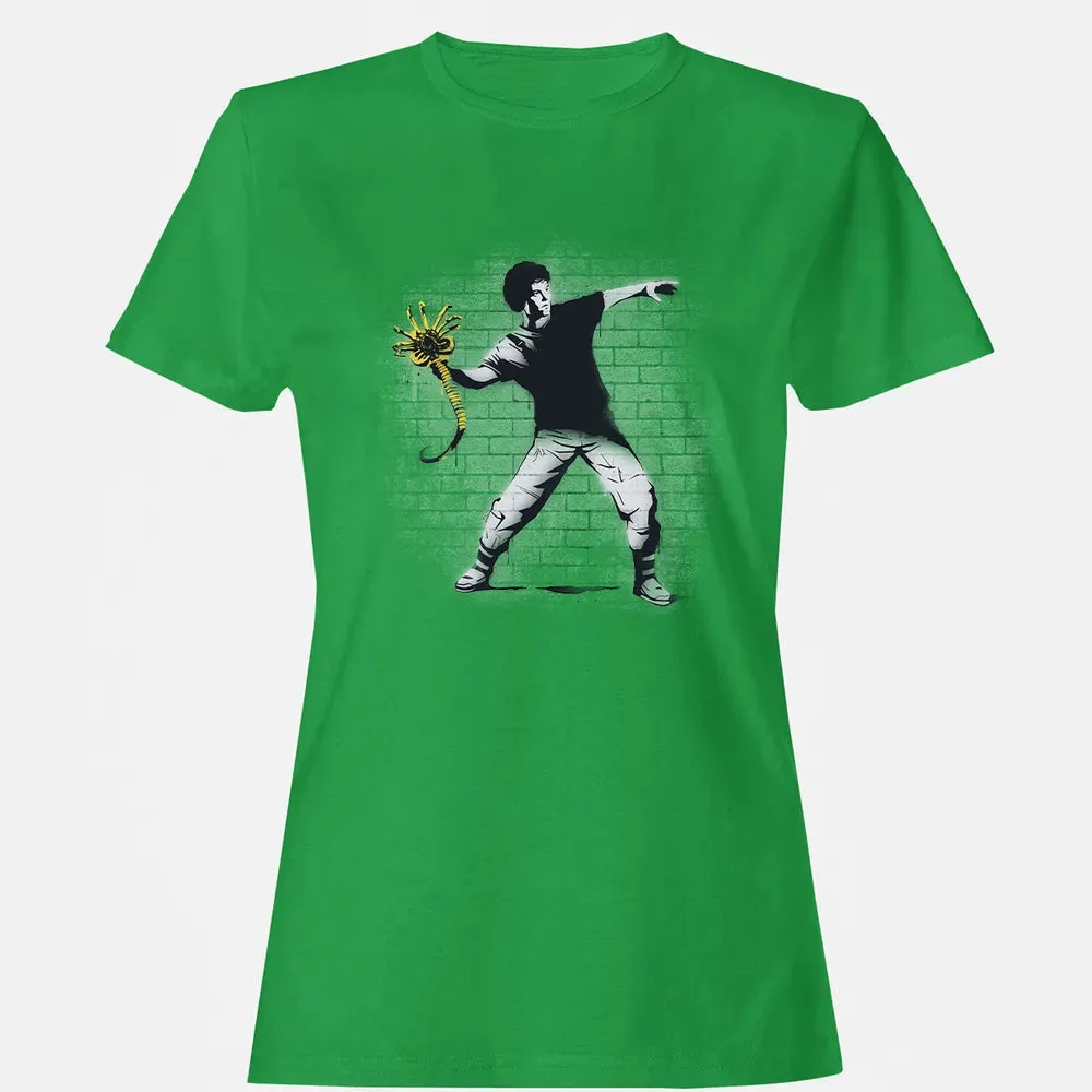 Alien Thrower Women's T-shirt - 7