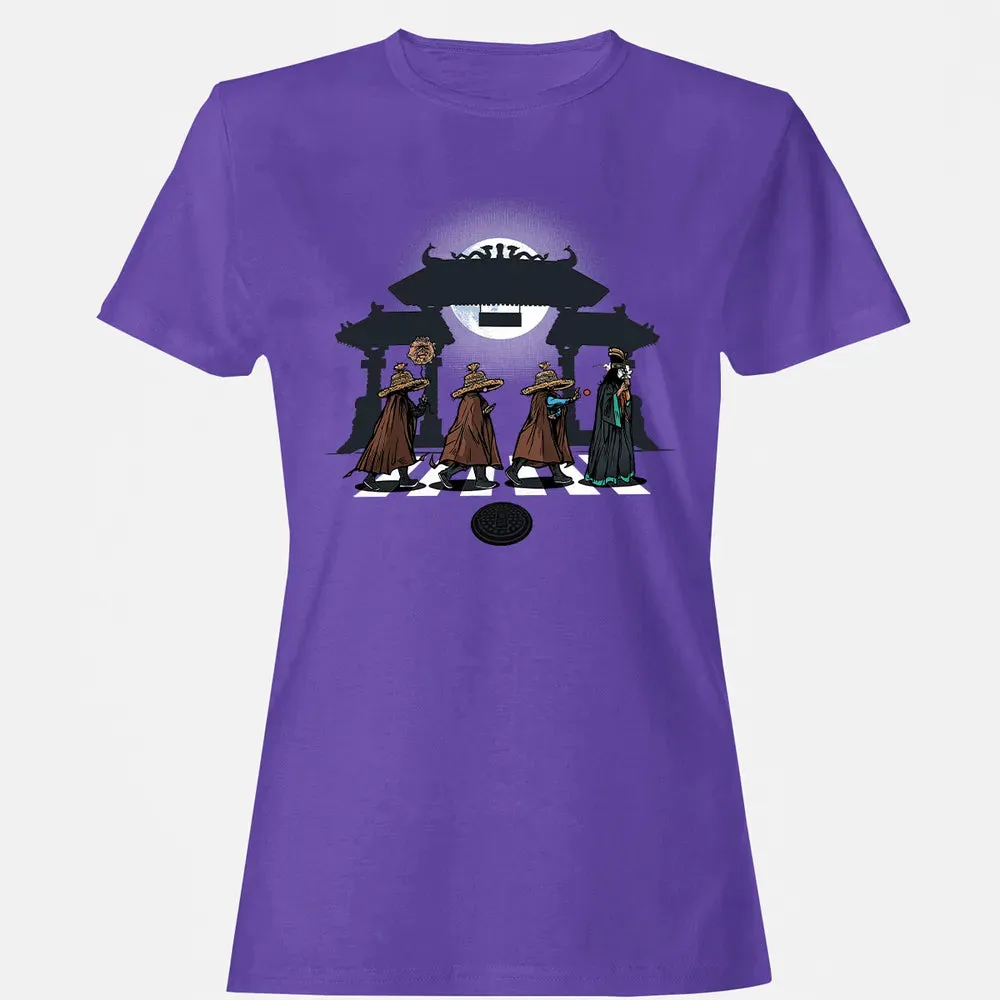 Walking In Little China Women's T-shirt - 12