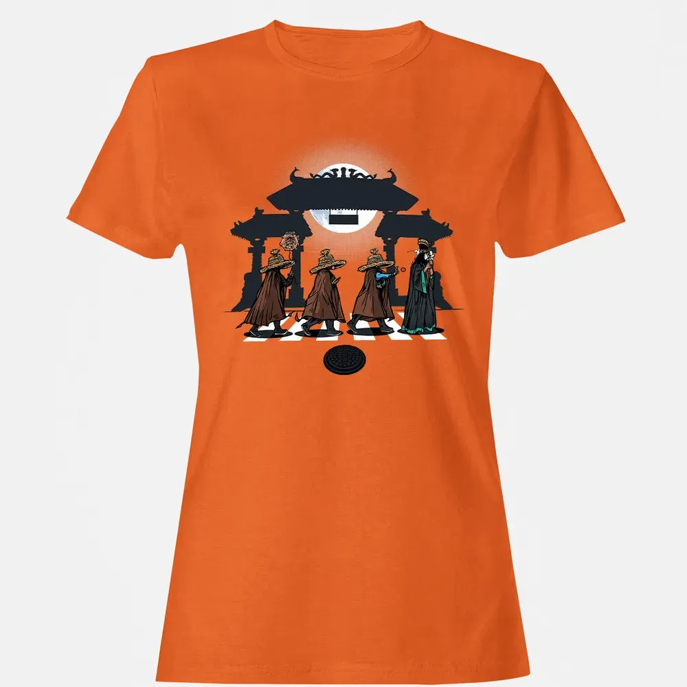 Walking In Little China Women's T-shirt - 11