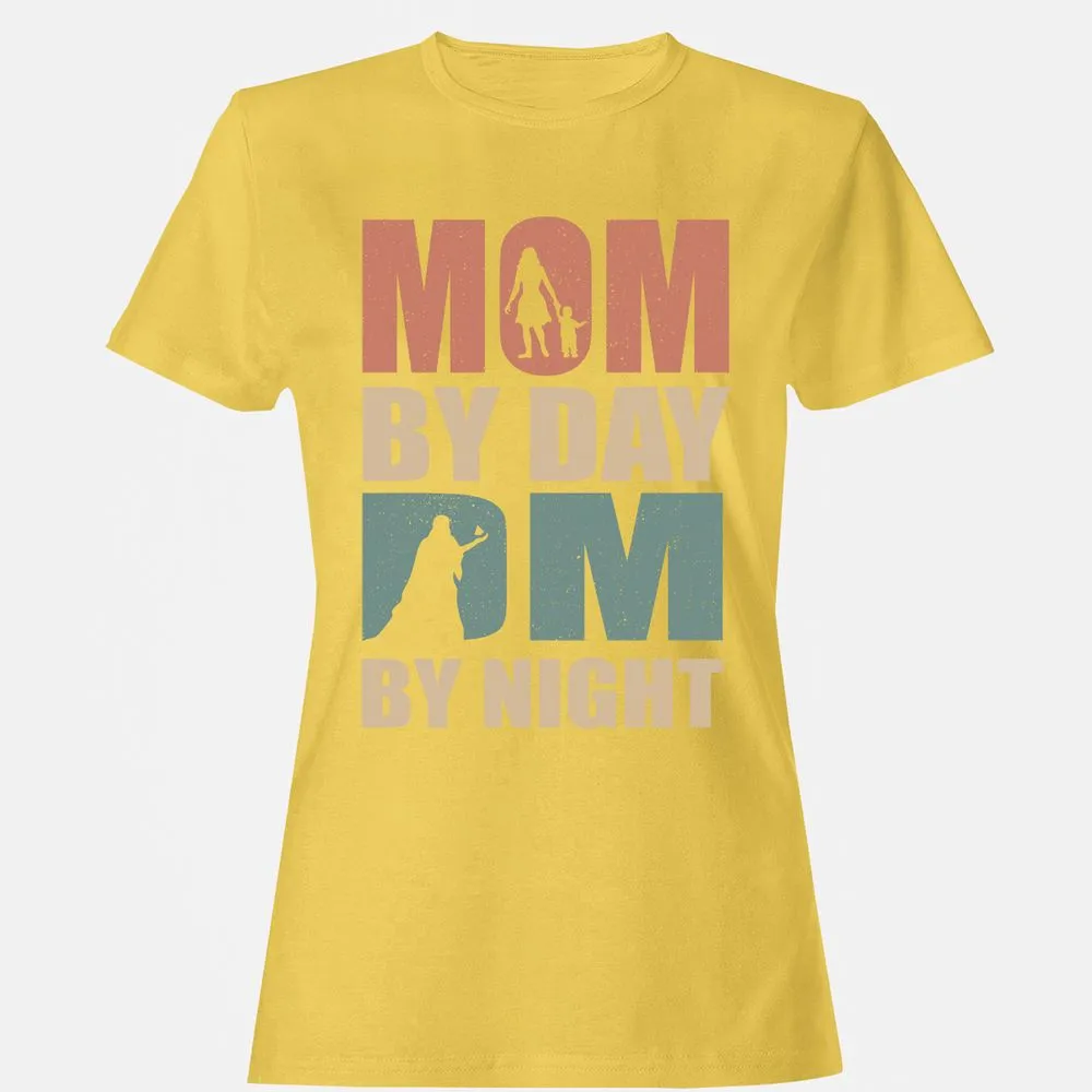 Mom By Day DM By Night Women's T-Shirt - Daisy - 4