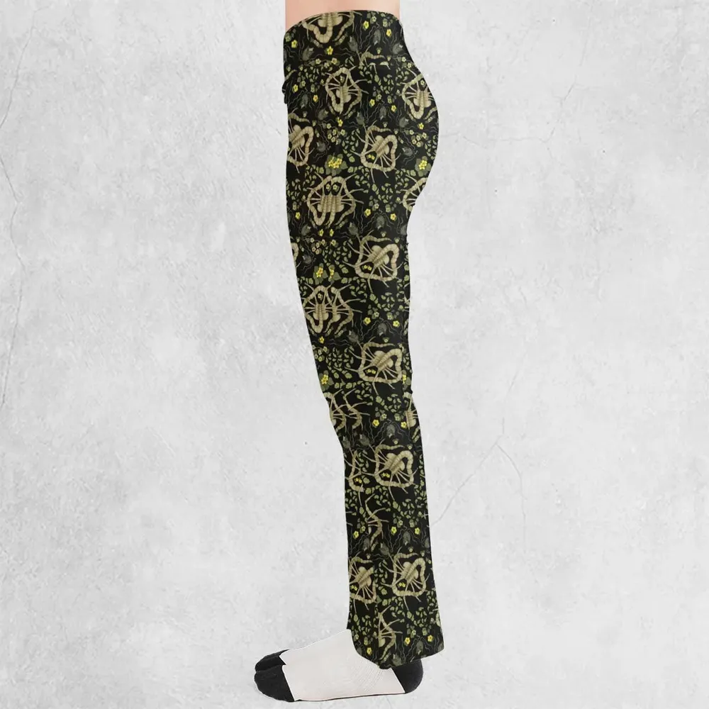 Facehugger Flower Pattern Alien Flare Leggings - 3