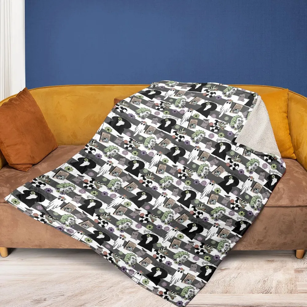 It's Showtime Halloween Beetlejuice Fleece Blanket - 2
