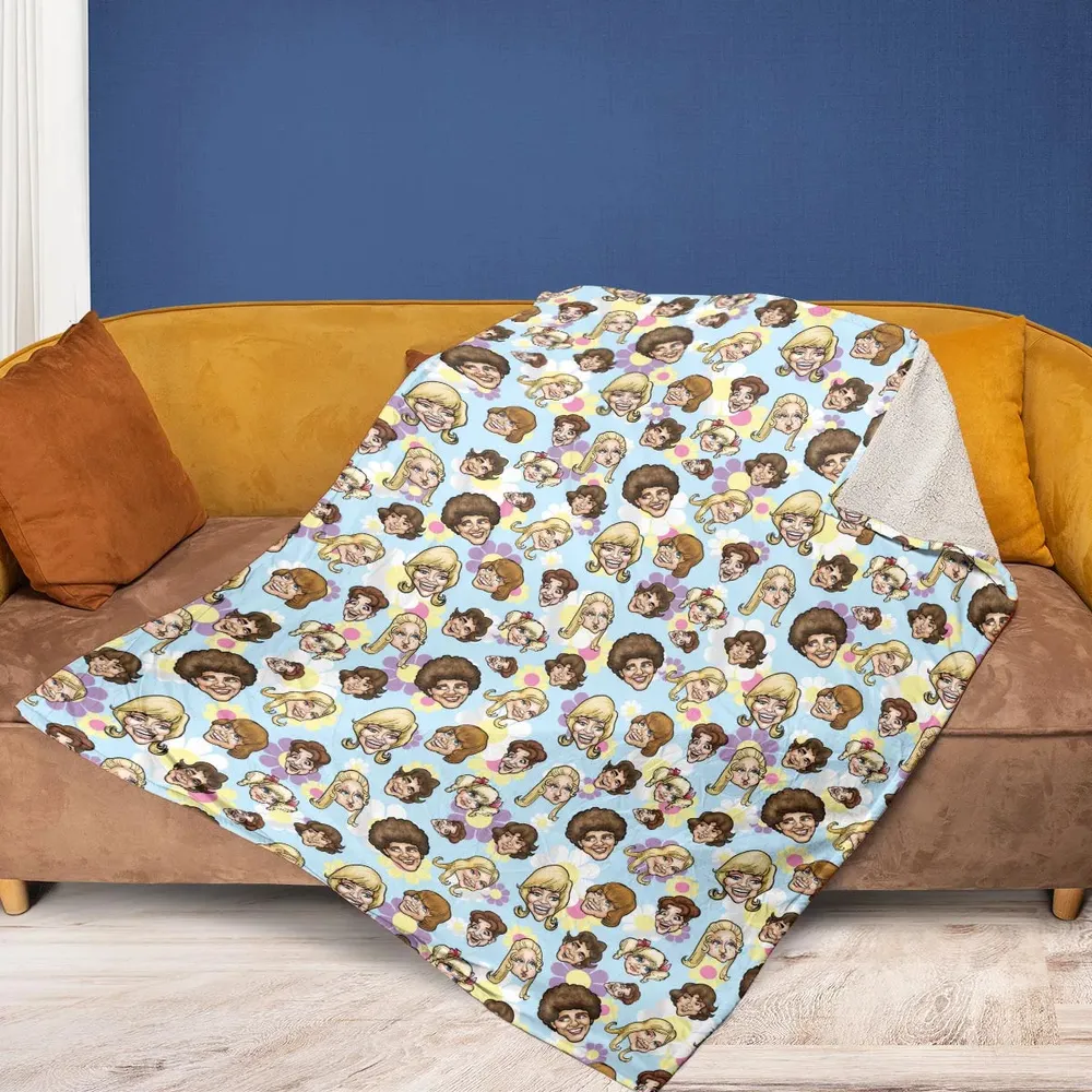 Retro TV The Brady Bunch Characters Fleece Blanket - 2