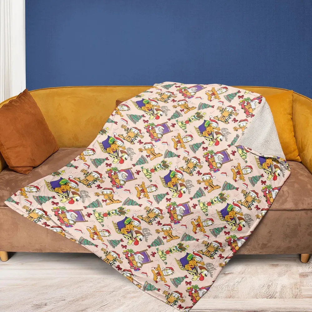 Garfield And Odie Christmas Sleigh Fleece Blanket - 2