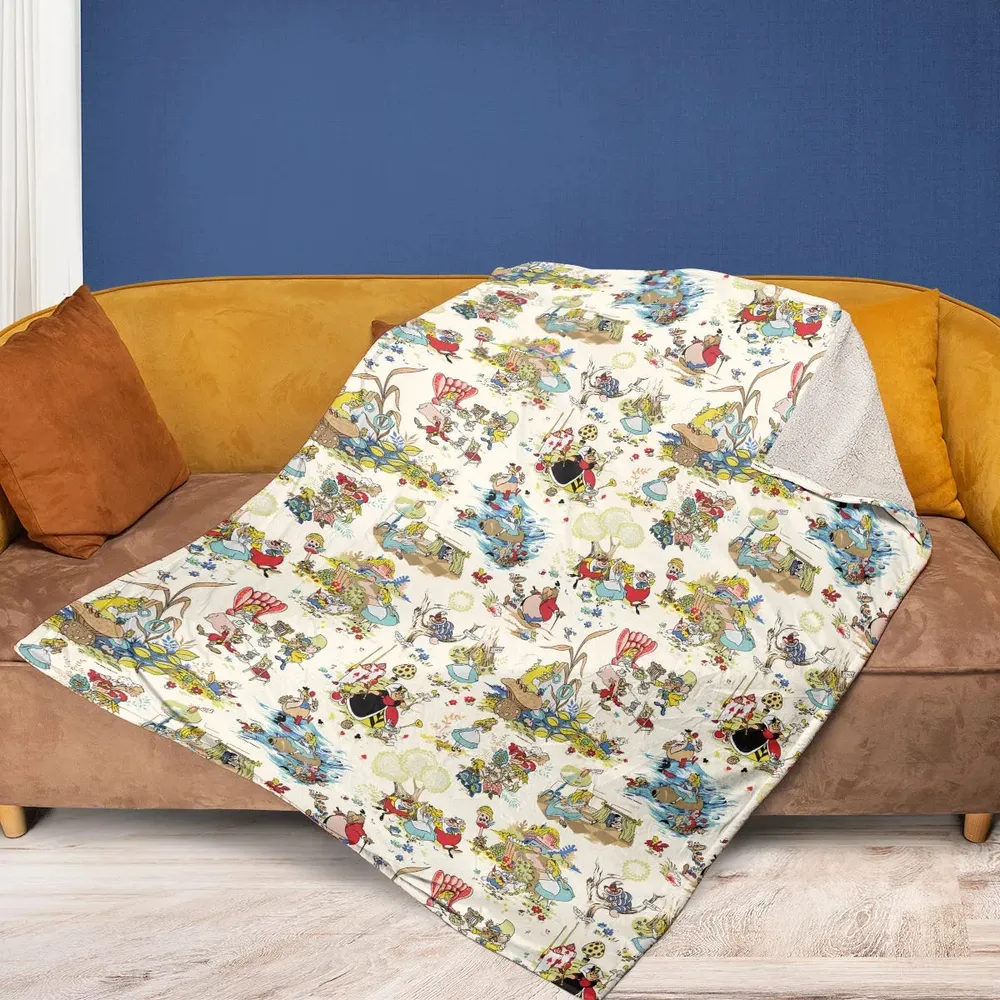 Alice In Wonderland Pattern Fleece Blanket - 2