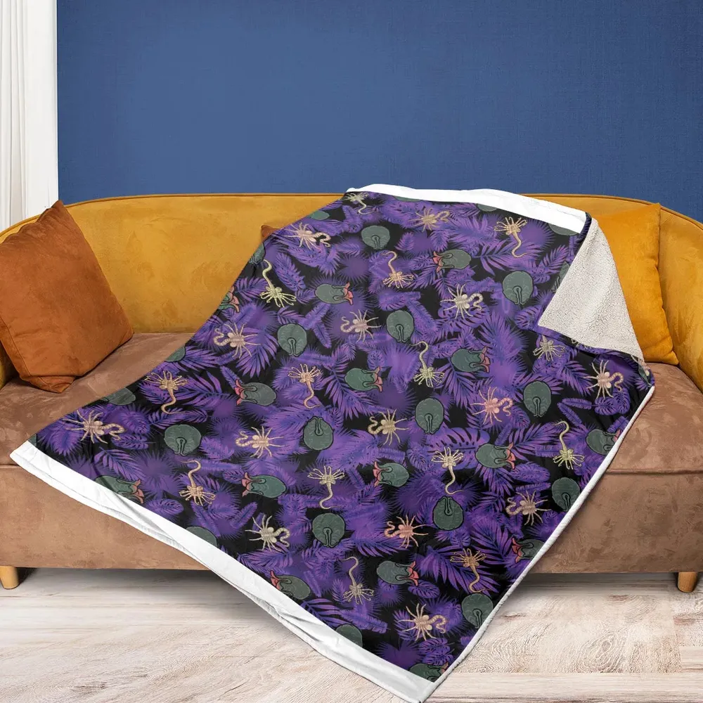 Alien Facehugger Ovomorph Fleece Blanket - 2