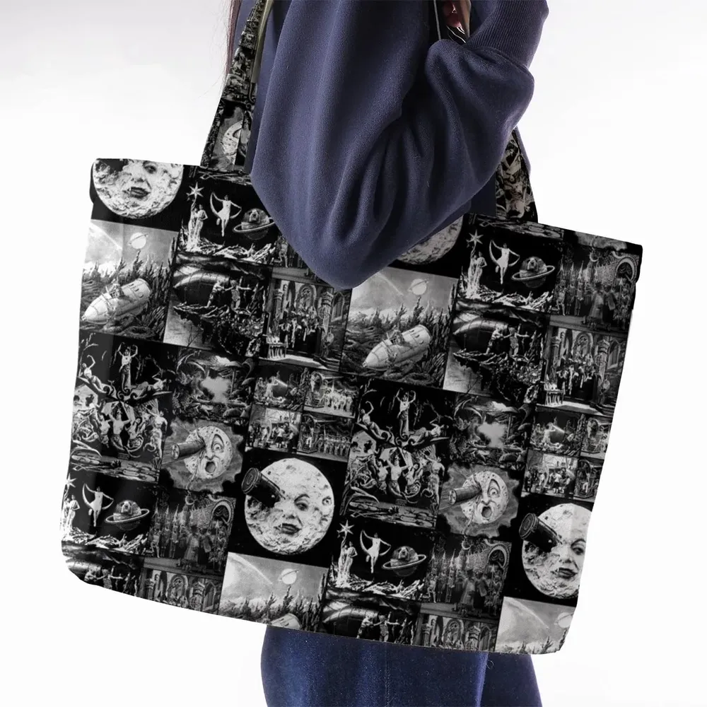 Le Voyage Dans La Lune 1902 Large Tote Bag - 2